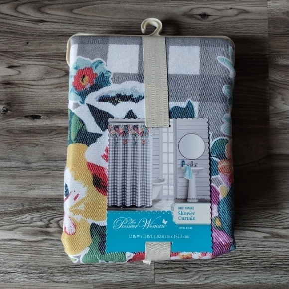 The Pioneer Woman Sweet Romance Gingham Floral Cotton-Rich Shower Curtain 72x72 - Picture 2 of 3